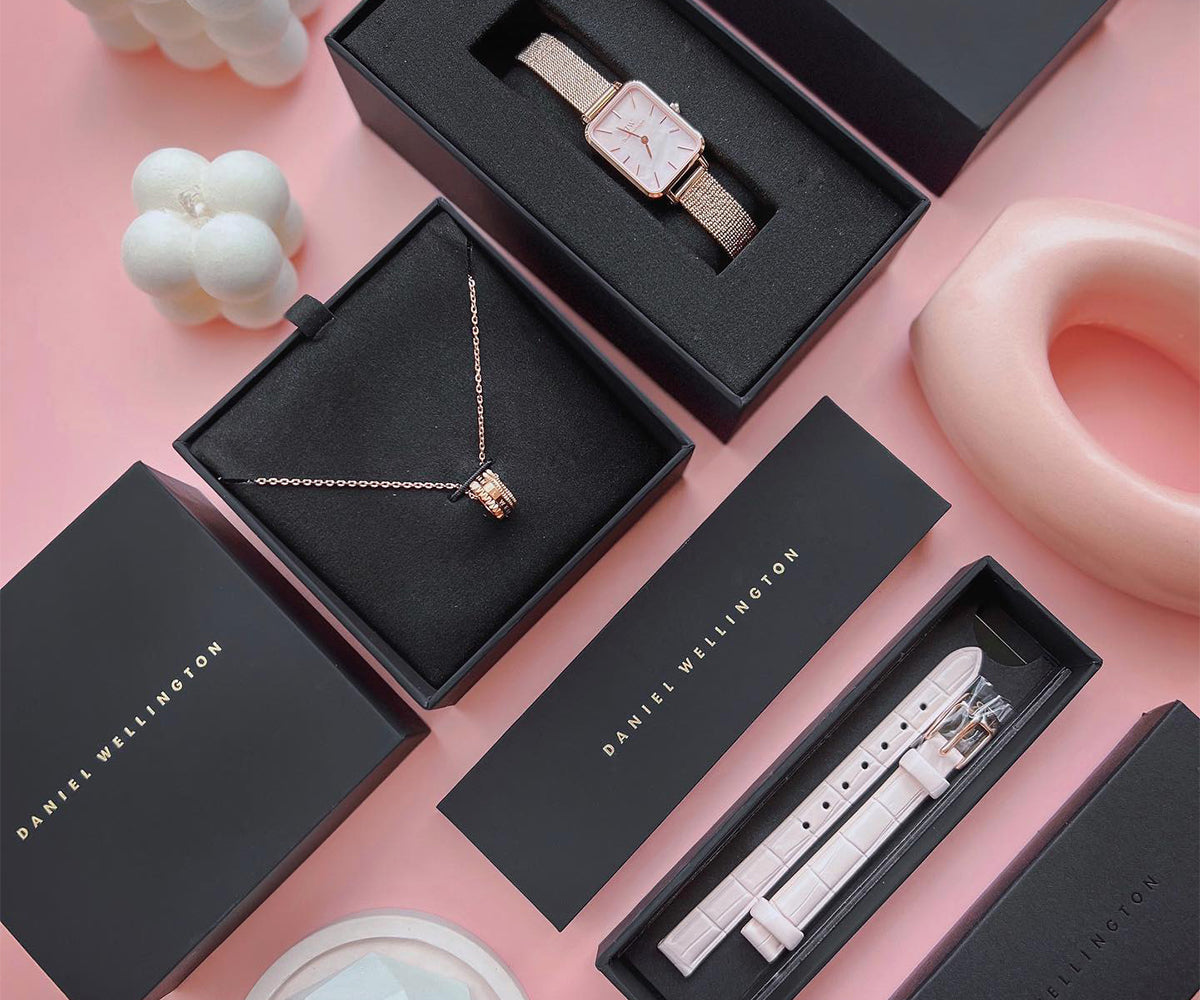 Daniel wellington hotsell watch packaging