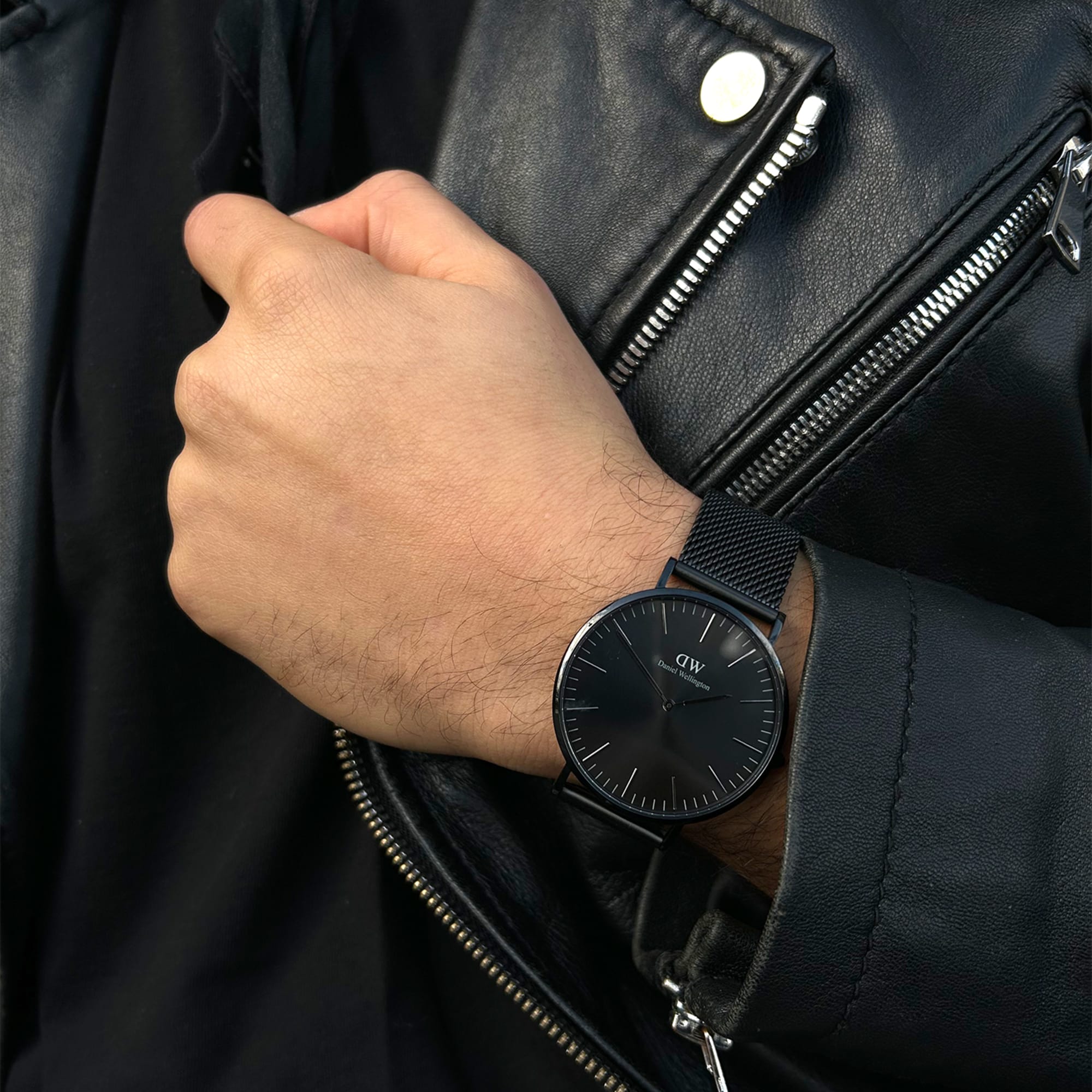 Daniel wellington 2025 black watch